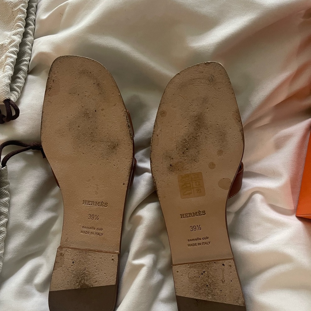 Hermes Brown Sandals Luxurious Leather Design - Picture 3 of 11
